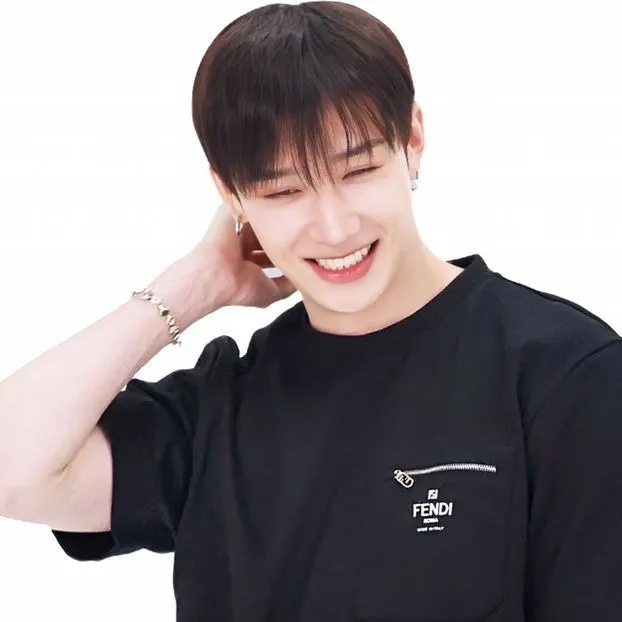 chat with ai character: 𝓑angchan ꨄ