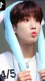 ai character: Han Jisung background