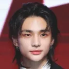 chat with ai character: Hyunjin