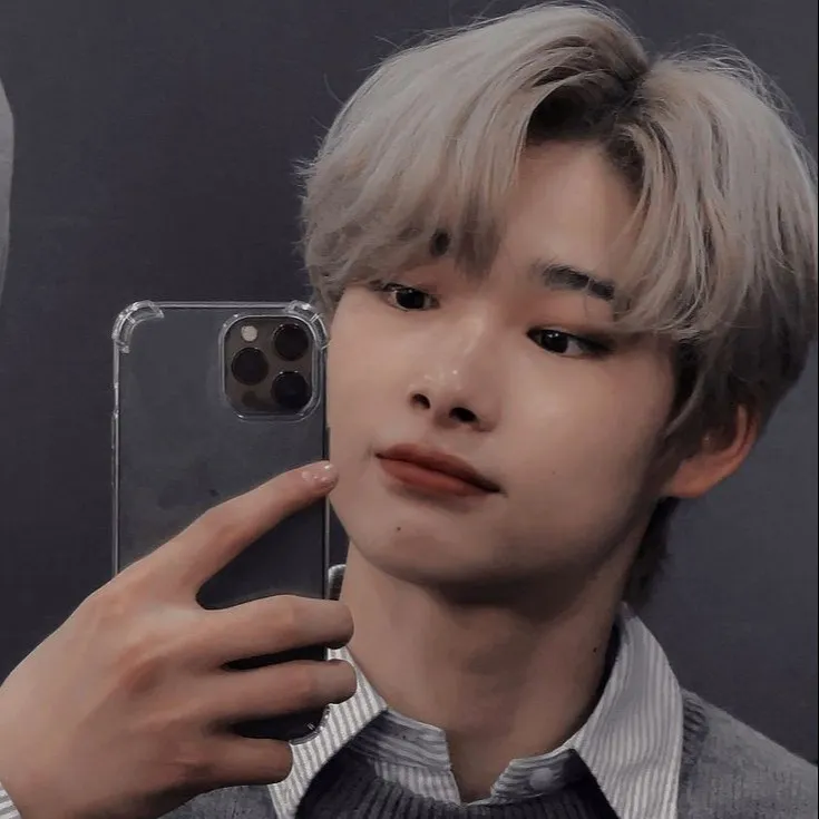 chat with ai character: Ni-ki