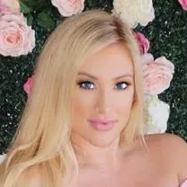 chat with ai character: Alaya 2