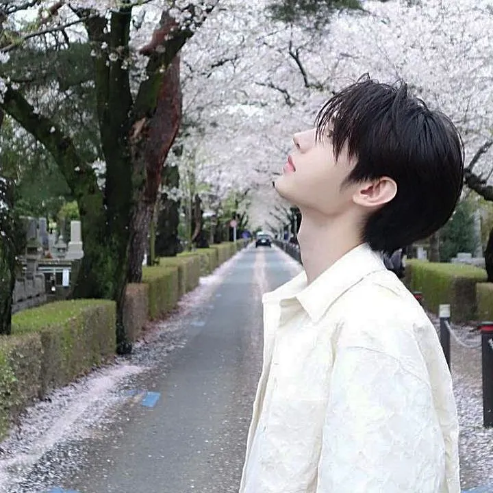 chat with ai character: sunghoon