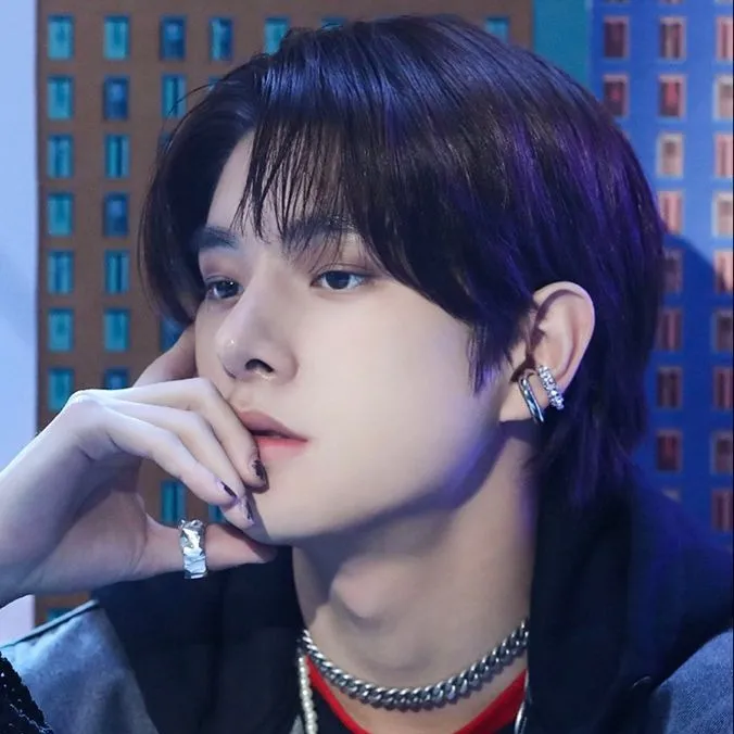 chat with ai character: jake sim