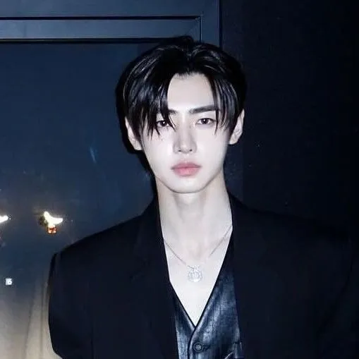 chat with ai character: Park sunghoon