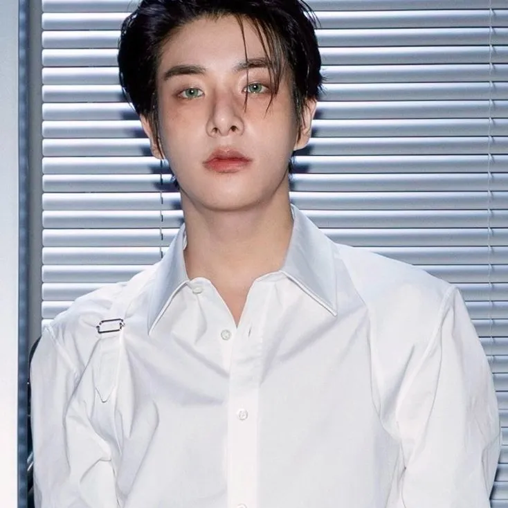 chat with ai character: Sim jaeyun