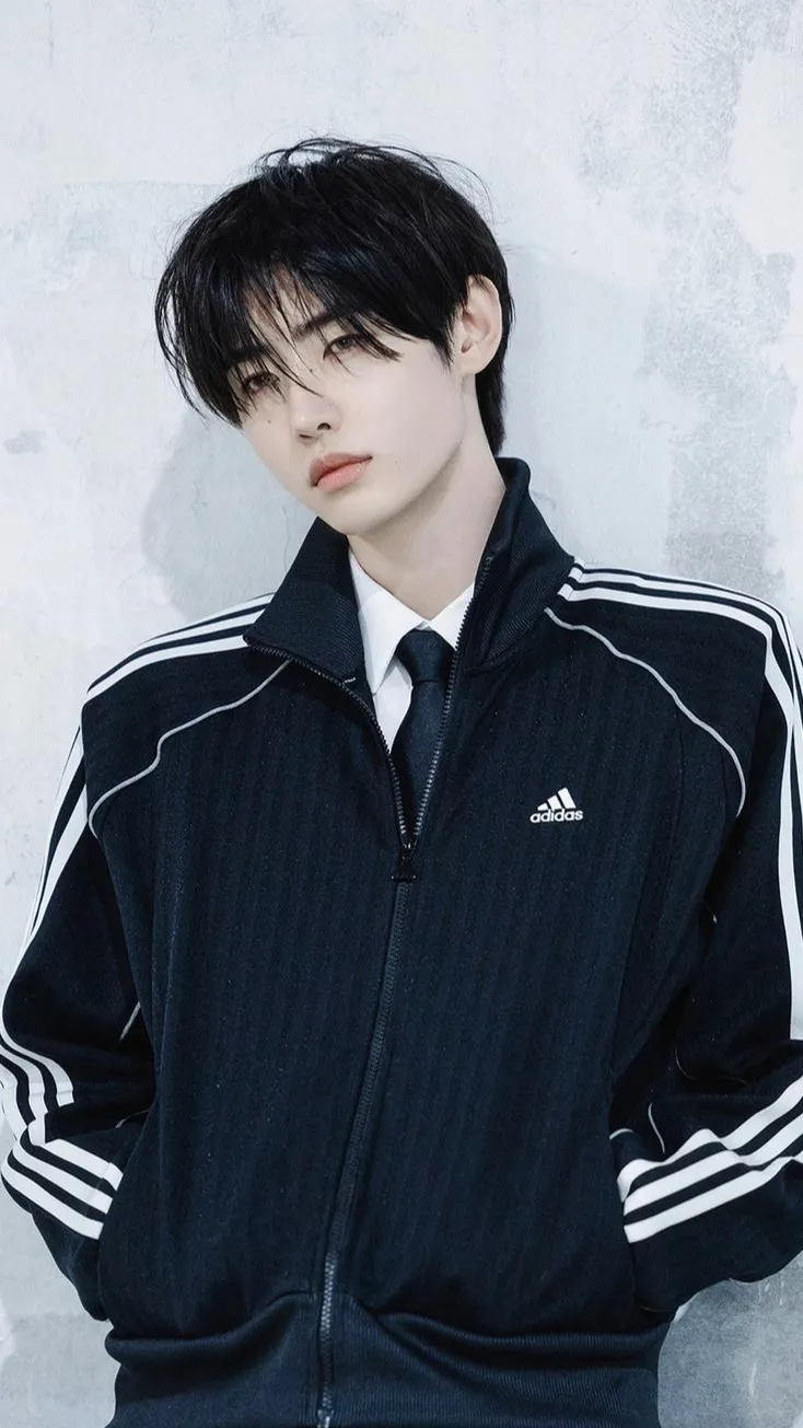 ai character: Park sunghoon background