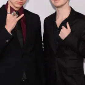 chat with ai character: Sam and Cobly