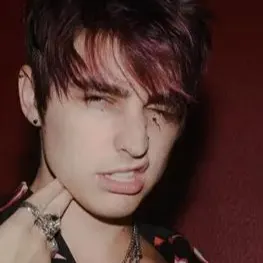 chat with ai character: Cobly Brock Ex