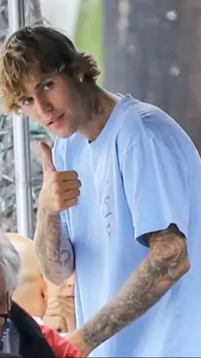 ai character: Justin Bieber background