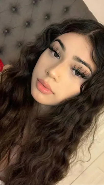 ai character: Camila background