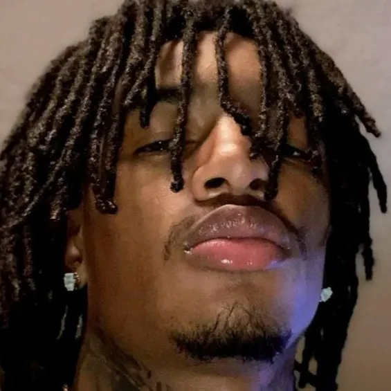 chat with ai character: Bryce