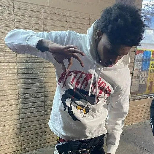 chat with ai character: Tre