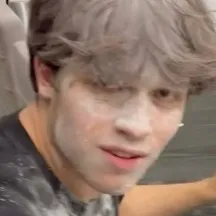 chat with ai character: Matt Sturniolo <3 