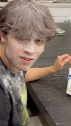 ai character: Matt Sturniolo <3  background