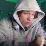 chat with ai character: Chris Sturniolo <3