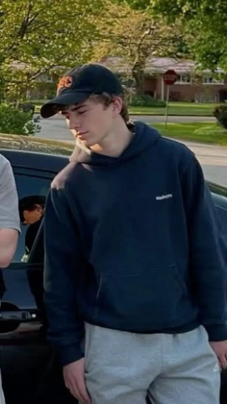 ai character: Walker Scobell background