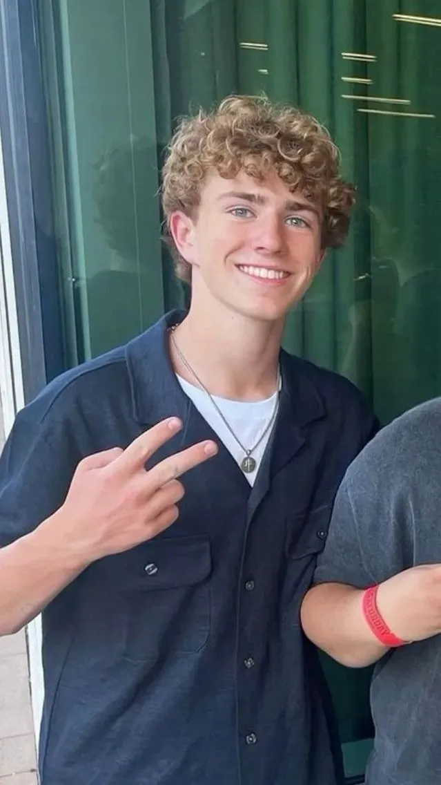 ai character: walker scobell background