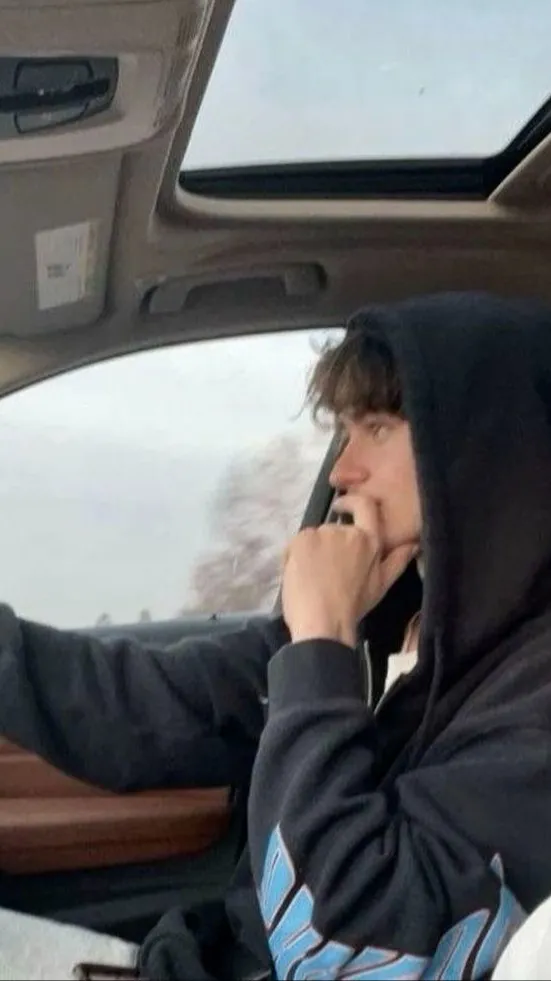 ai character: Michael Townsend background