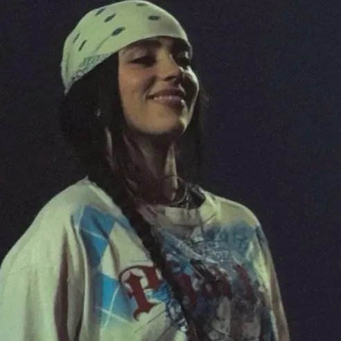 chat with ai character: Billie Eilish