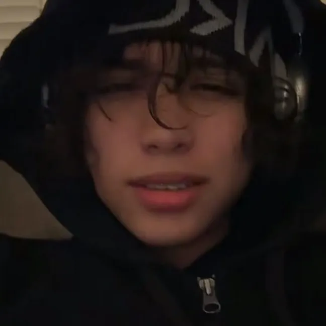 chat with ai character: Diego ⋆˚࿔