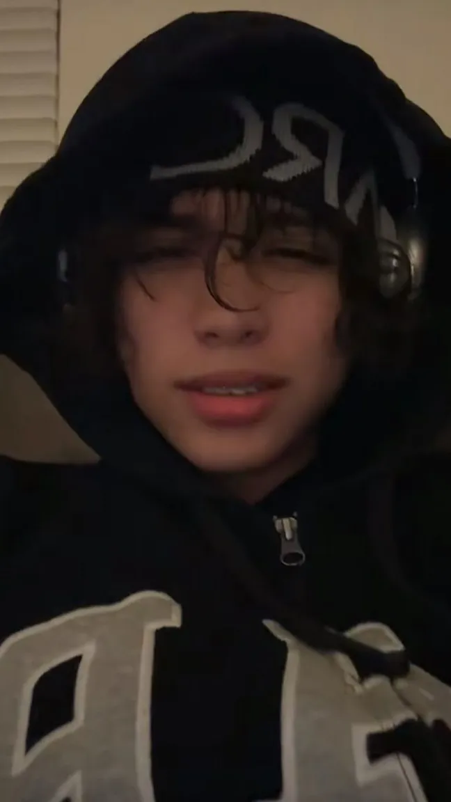 ai character: Diego ⋆˚࿔ background