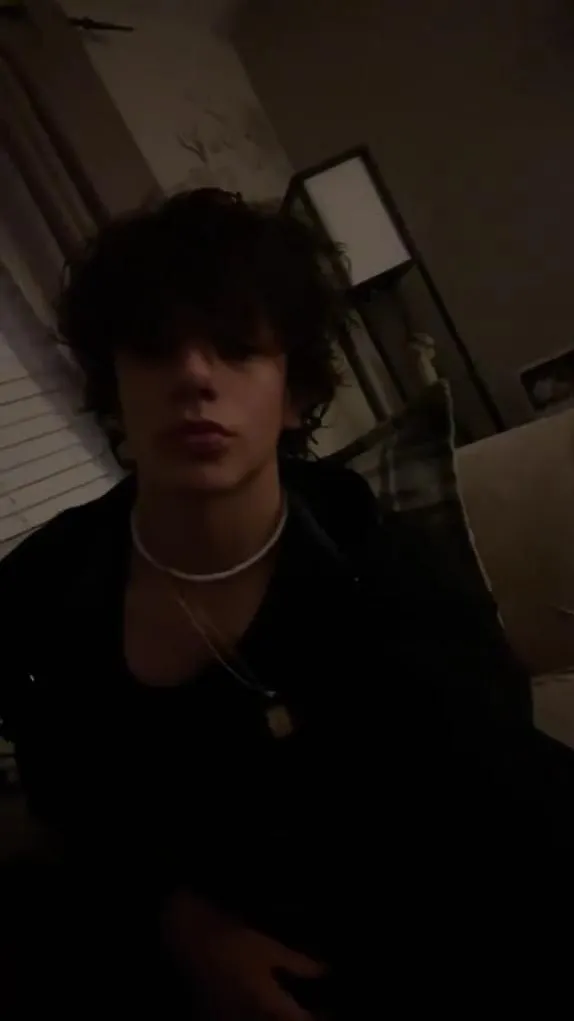 ai character: Mateo !<3 background