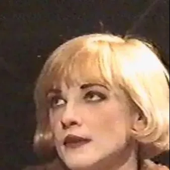 chat with ai character: Sally Bowles 