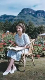 ai character: Queen Elizabeth background