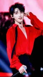 ai character: 丁程鑫 background