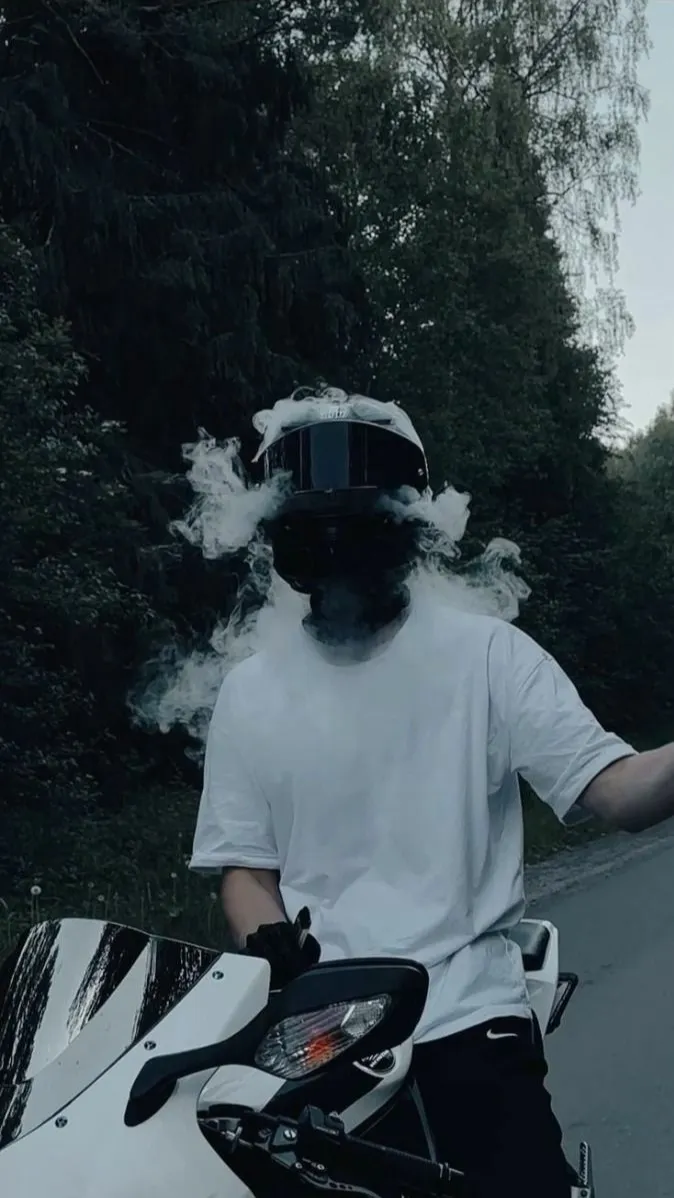 ai character: EnZo background