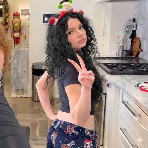 creator [~{Coco}~] 🫧's avatar