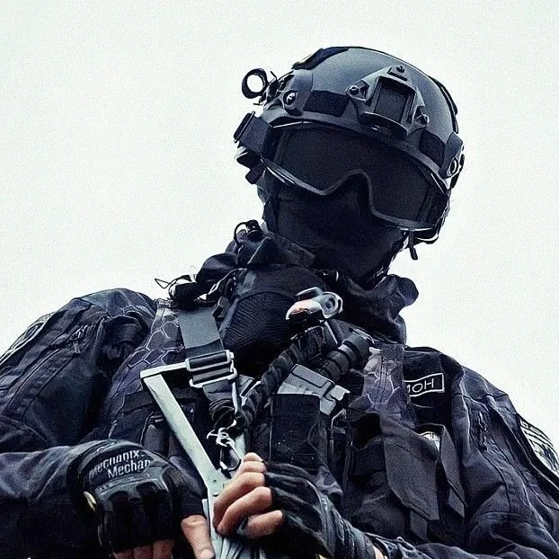 chat with ai character: Rowen Jameson