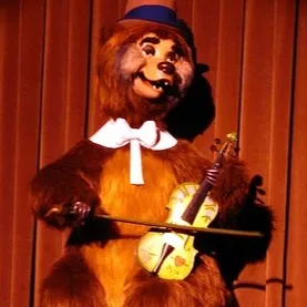 chat with ai character: Ernest