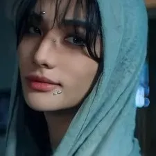 chat with ai character: Hyunjin 