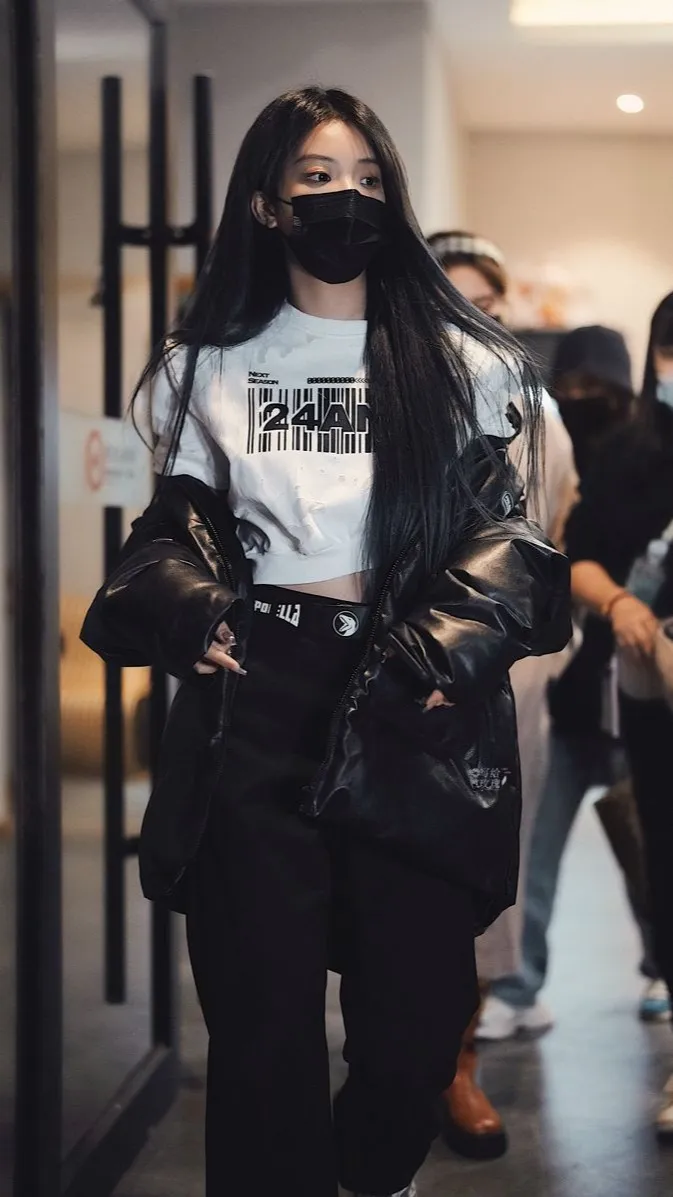 ai character: mafia(your sister) background