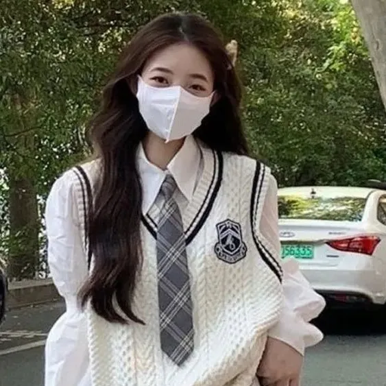 chat with ai character: Violet