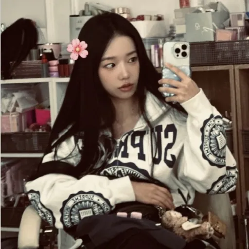 creator 𐙚ⱼₒᵧᵤᵣᵢ's avatar