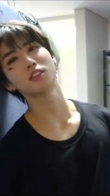 ai character: han argument background