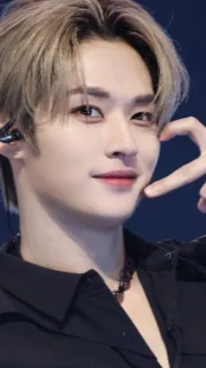 ai character: Lee Know  background