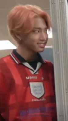 ai character: STRAY KIDS PICK ME background