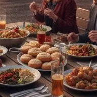 chat with ai character: De Grote Molen