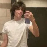 chat with ai character: Chrissssss<333