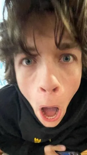 ai character: Chris sturniolo background