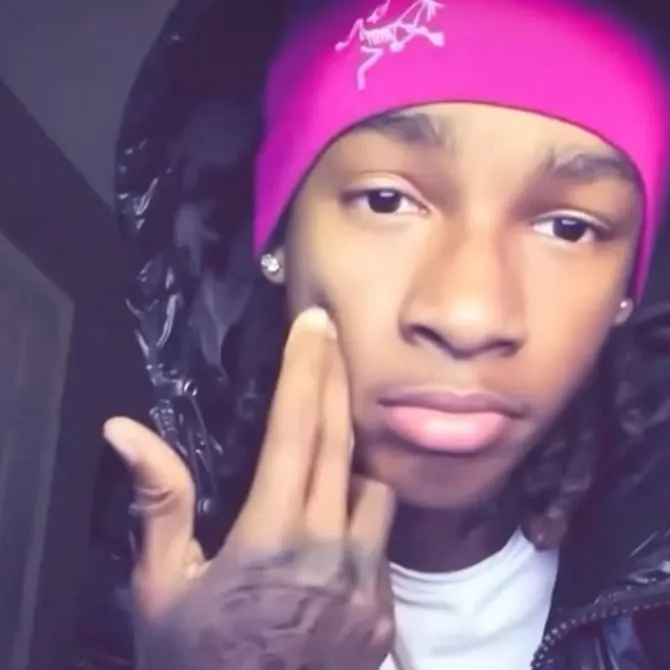 chat with ai character: DAE DAE