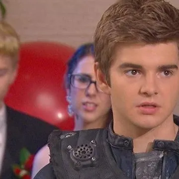 chat with ai character: Thundermans X A&K