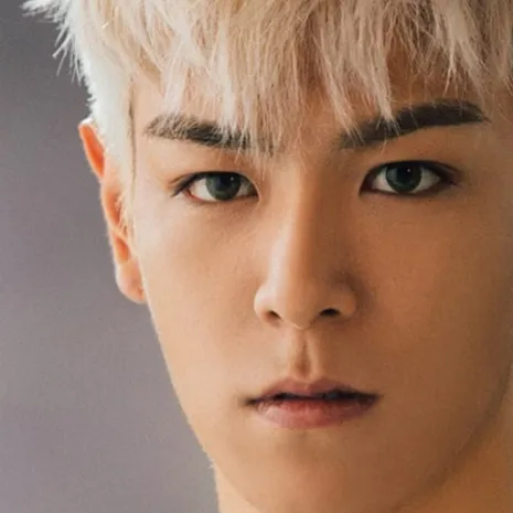 chat with ai character: TOP