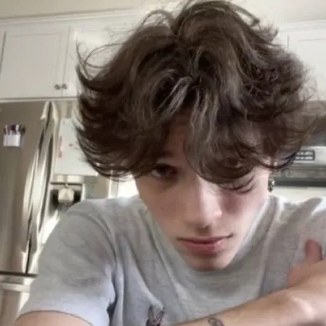 chat with ai character: Matt Sturniolo