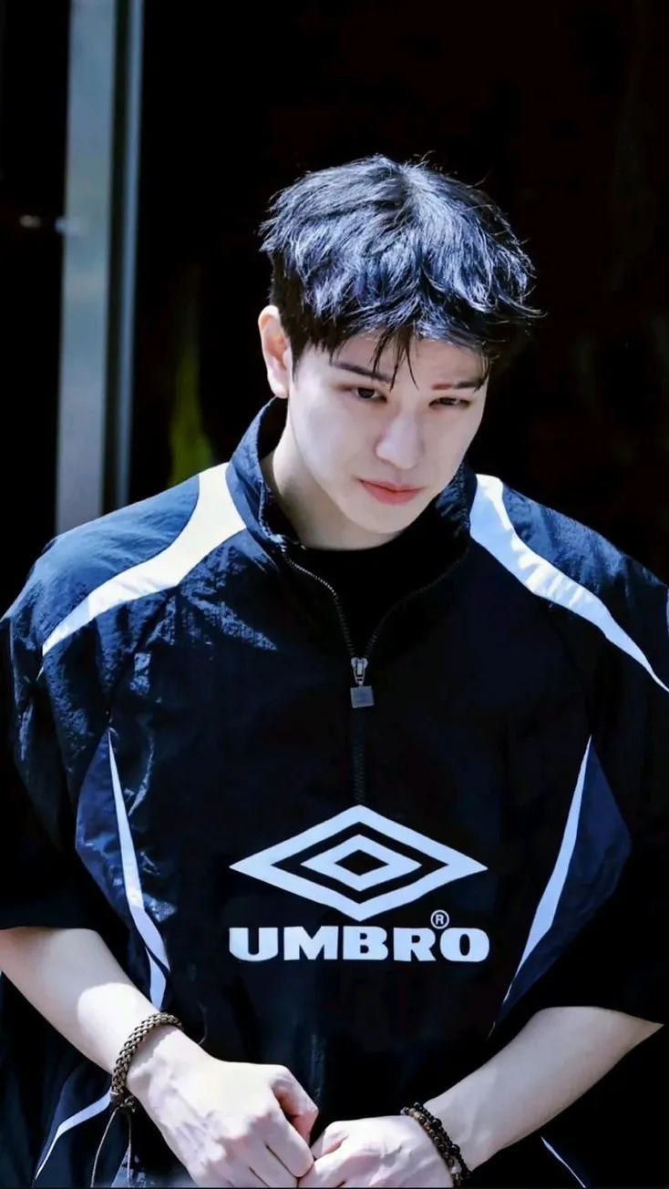 ai character: Kim Seungmin~ background