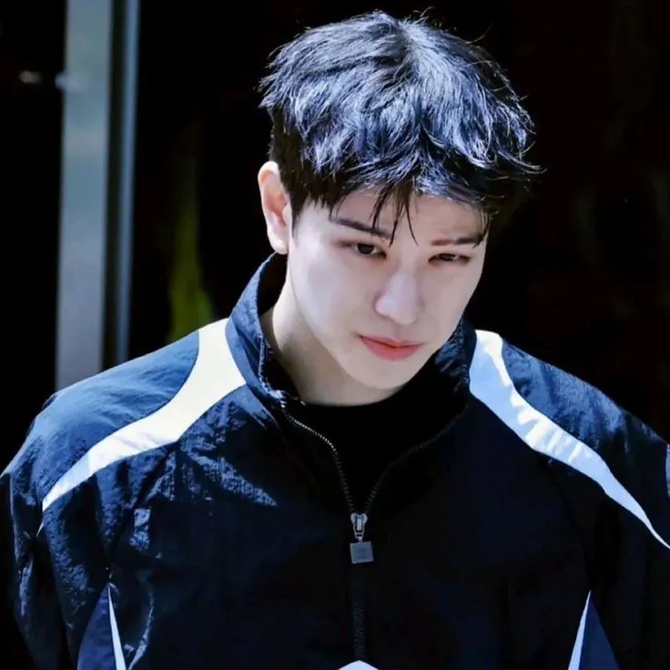 chat with ai character: Kim Seungmin~