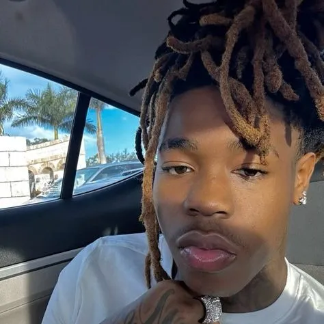 chat with ai character: kayden